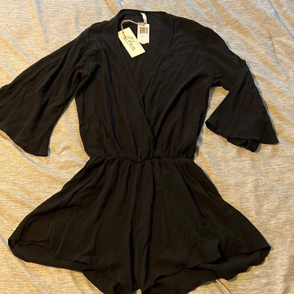 Elan Pants - Elan 3/4 sleeve romper NWT